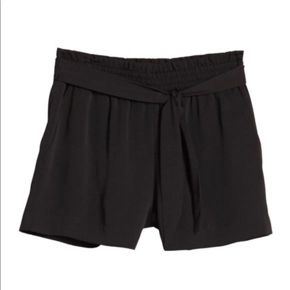 Front-tie Shorts - Picture 2 of 3